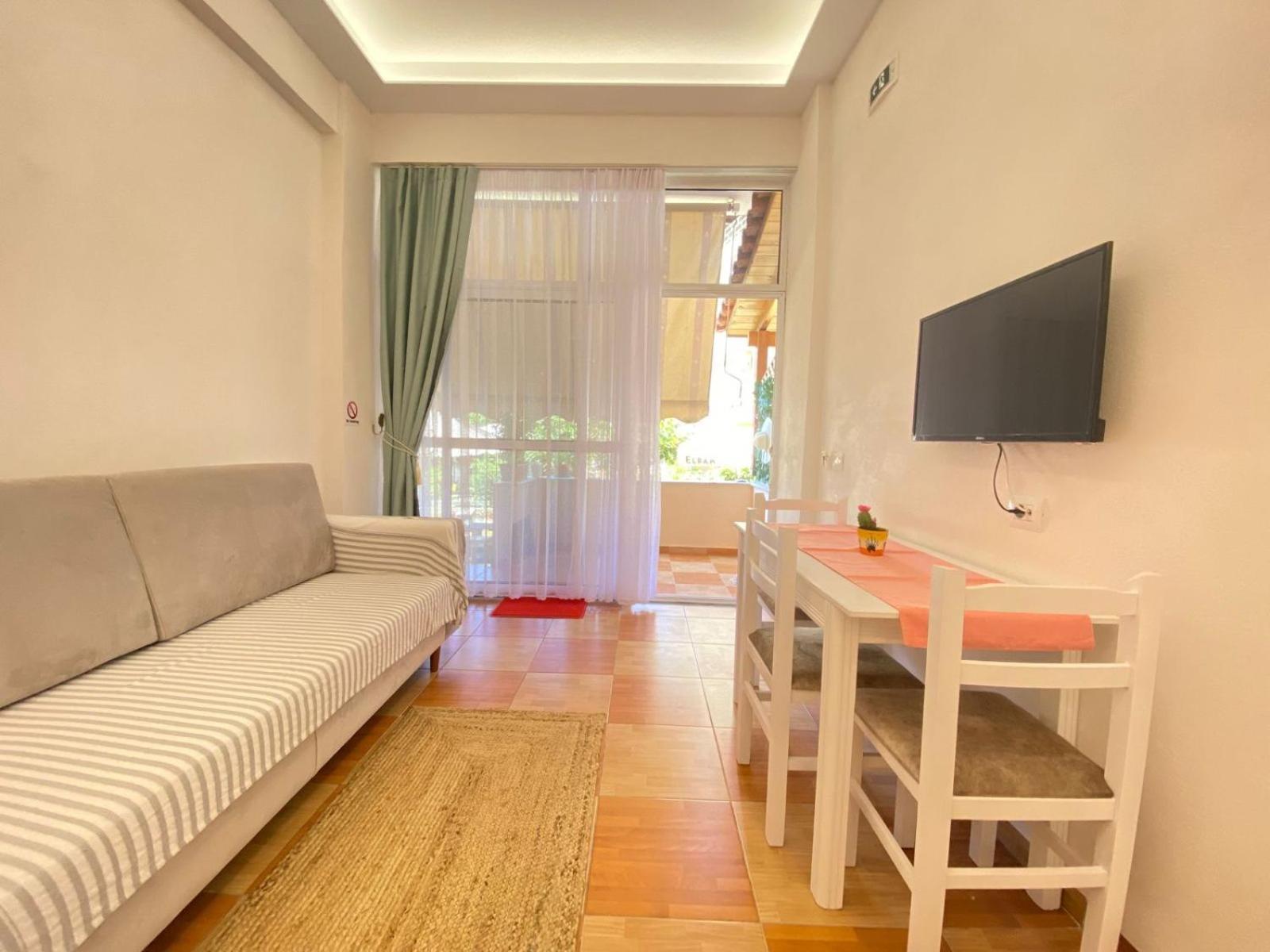Areti Rooms Hotel Himarë Extérieur photo