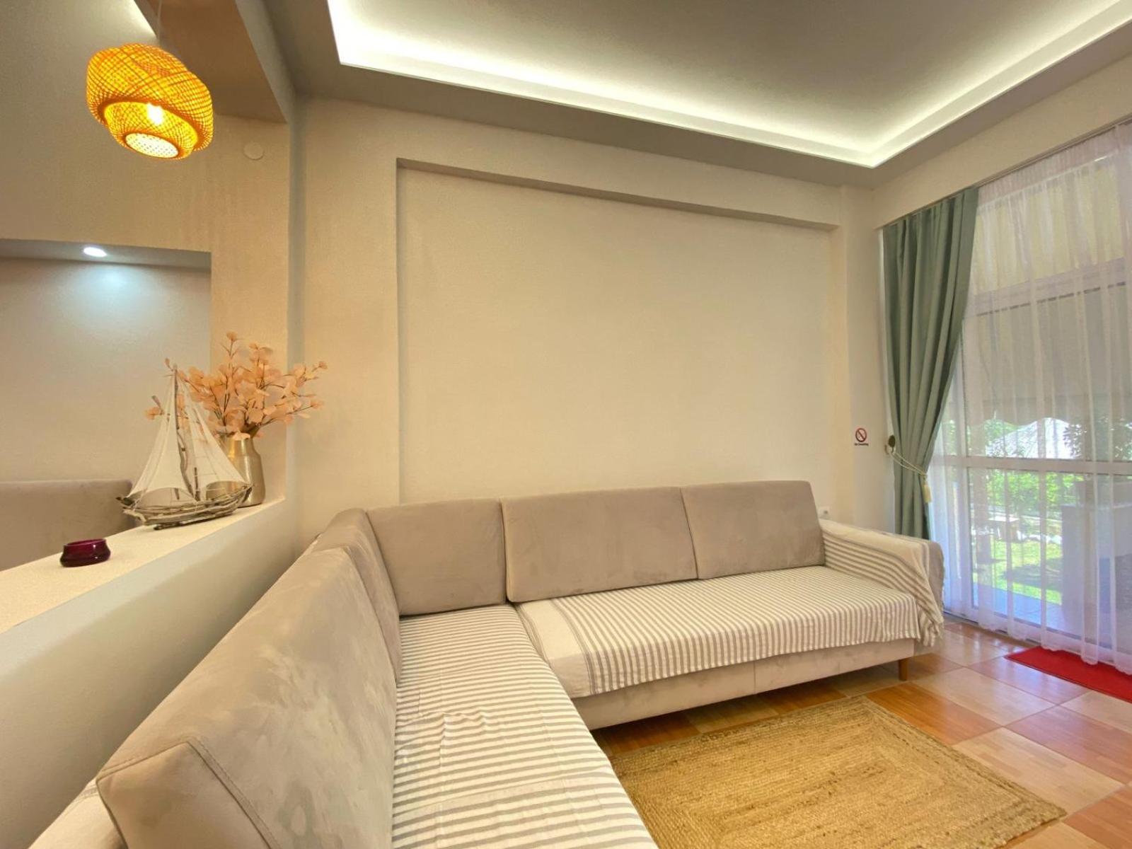 Areti Rooms Hotel Himarë Extérieur photo