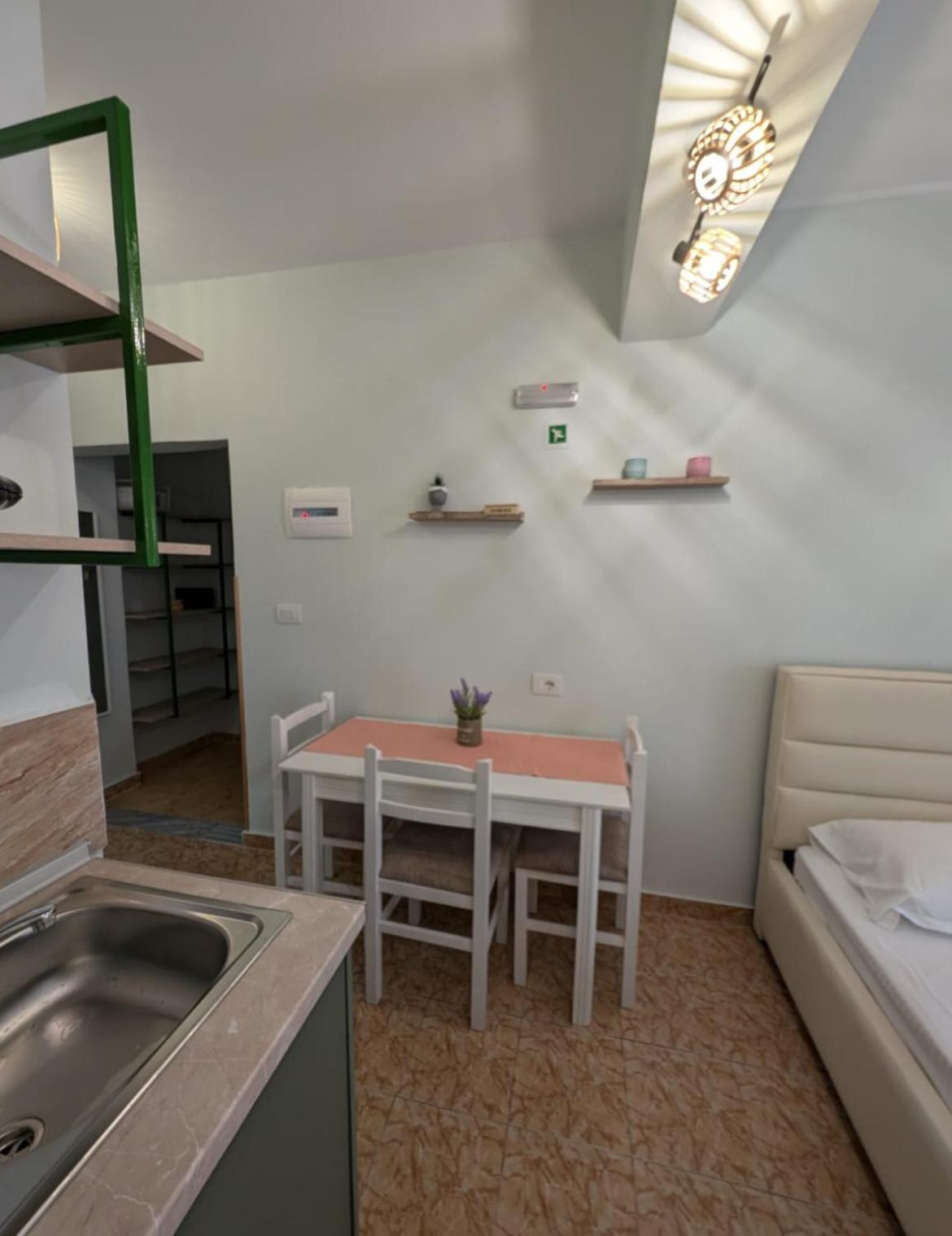 Areti Rooms Hotel Himarë Extérieur photo